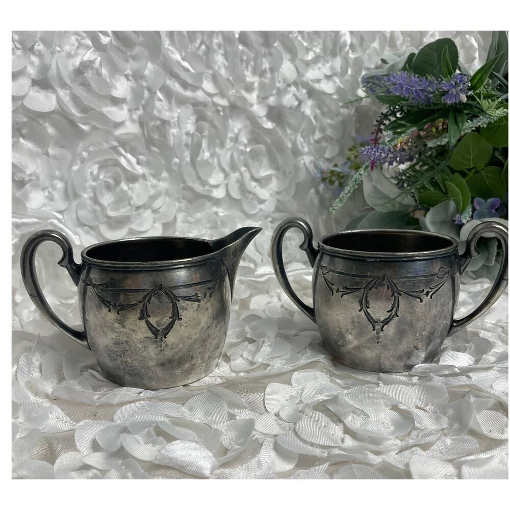 Antique Derby International Silver Co. Silver Plated Creamer & Sugar Bowl Set